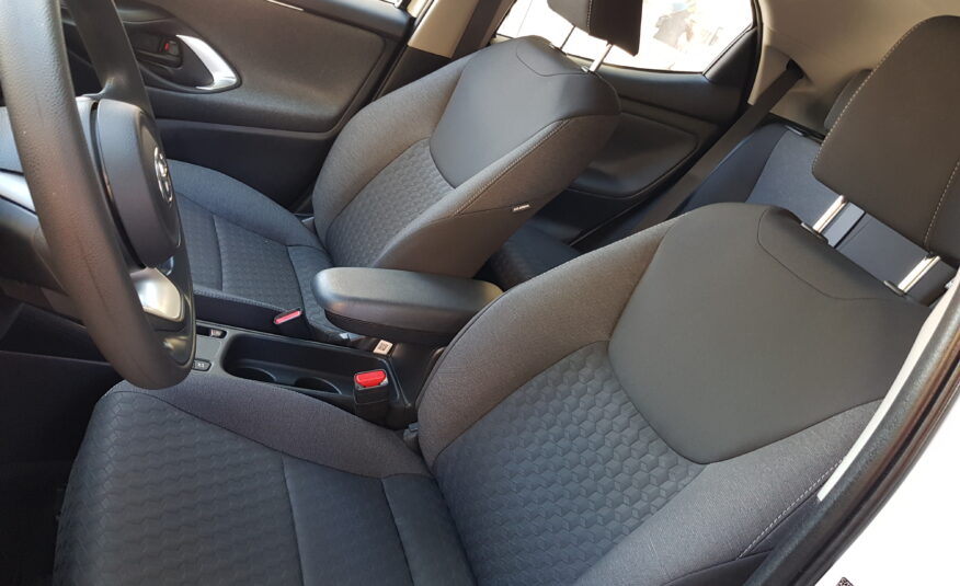 TOYOTA Yaris hibrido