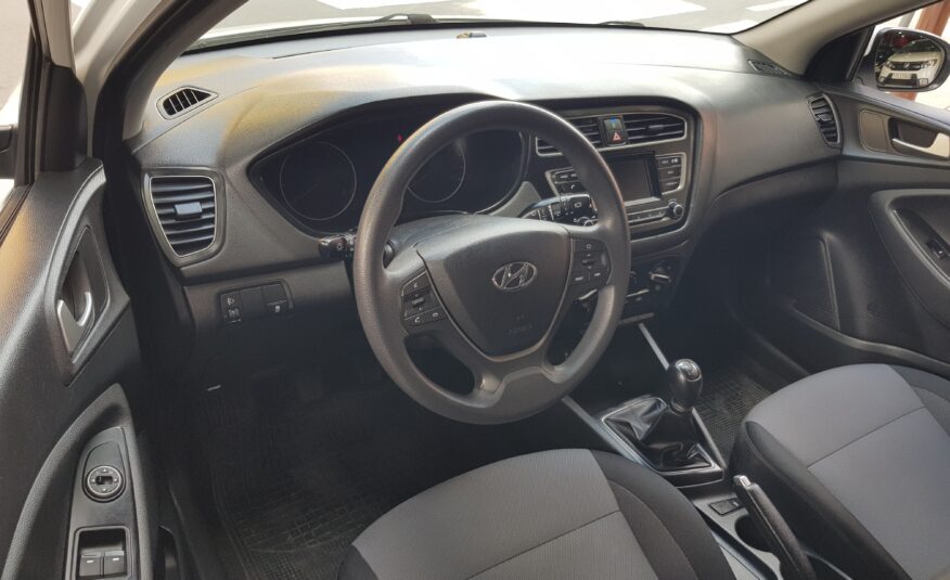 HYUNDAI i20 essence