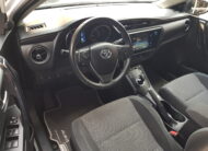 TOYOTA Auris advance