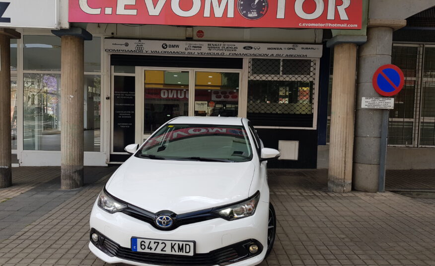 TOYOTA Auris advance