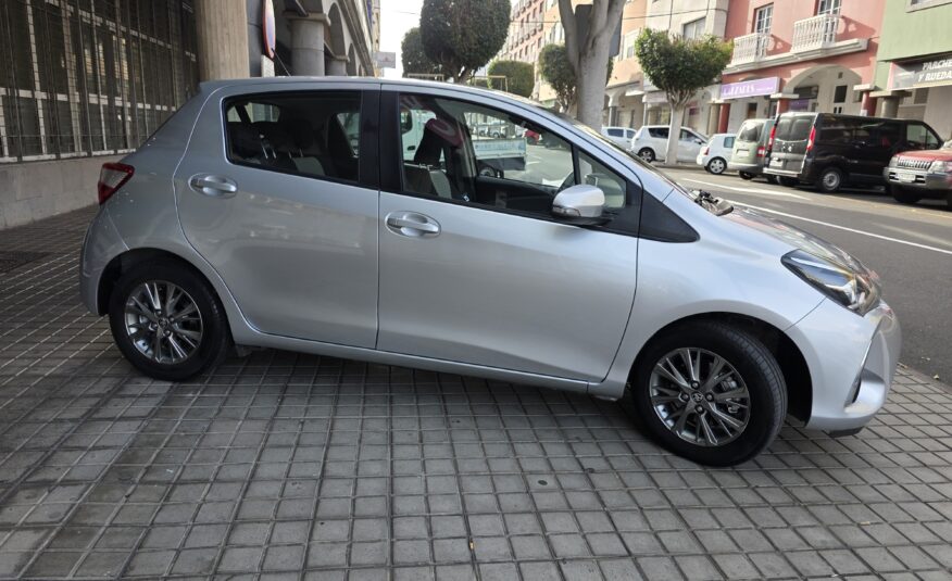 TOYOTA Yaris active
