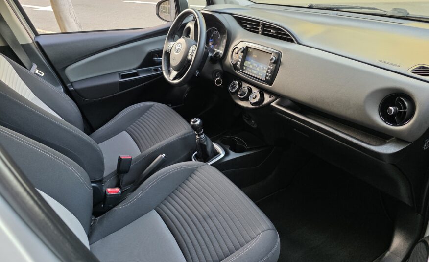 TOYOTA Yaris active