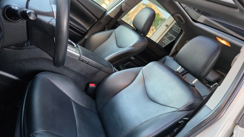 TOYOTA prius prius+ executive