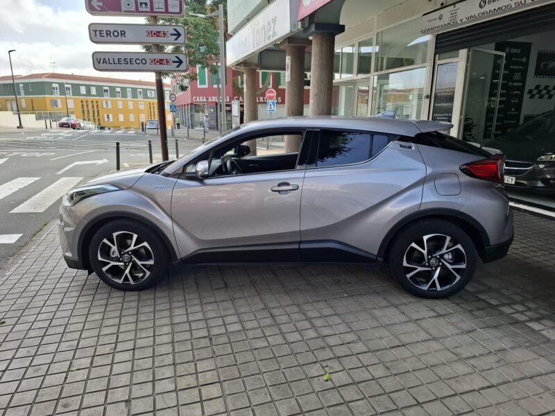 TOYOTA CH-R advance