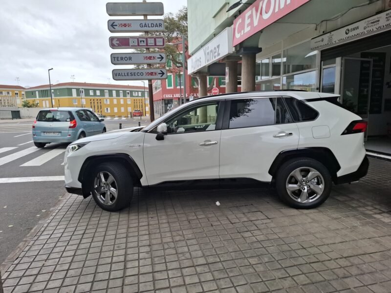 TOYOTA RAV.4 LUXURY