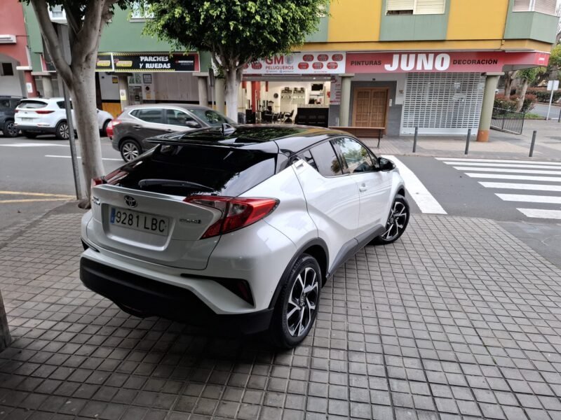 TOYOTA C-HR ADVANCE