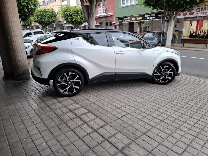 TOYOTA C-HR ADVANCE