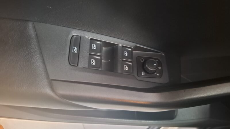 VOLKSWAGEN T-CROSS advance