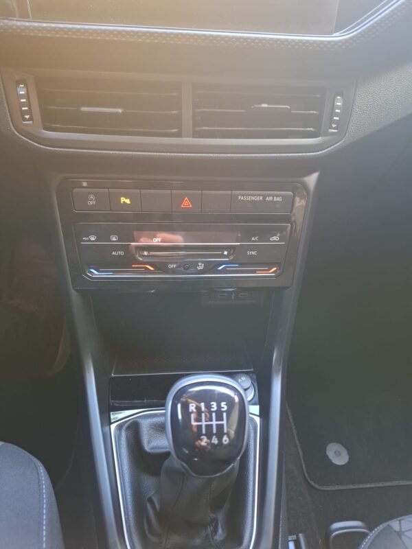 VOLKSWAGEN T-ROC ADVANCE