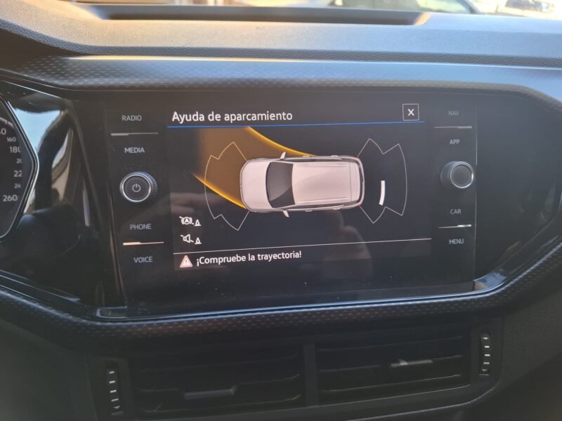 VOLKSWAGEN T-CROSS advance