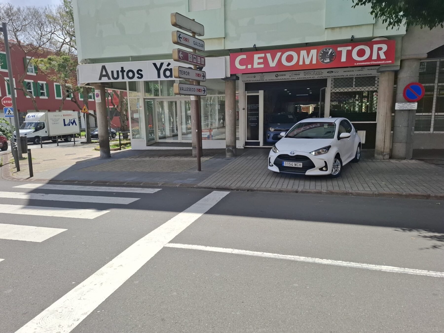 TOYOTA YARIS Híbrido BUSSINES PLUS