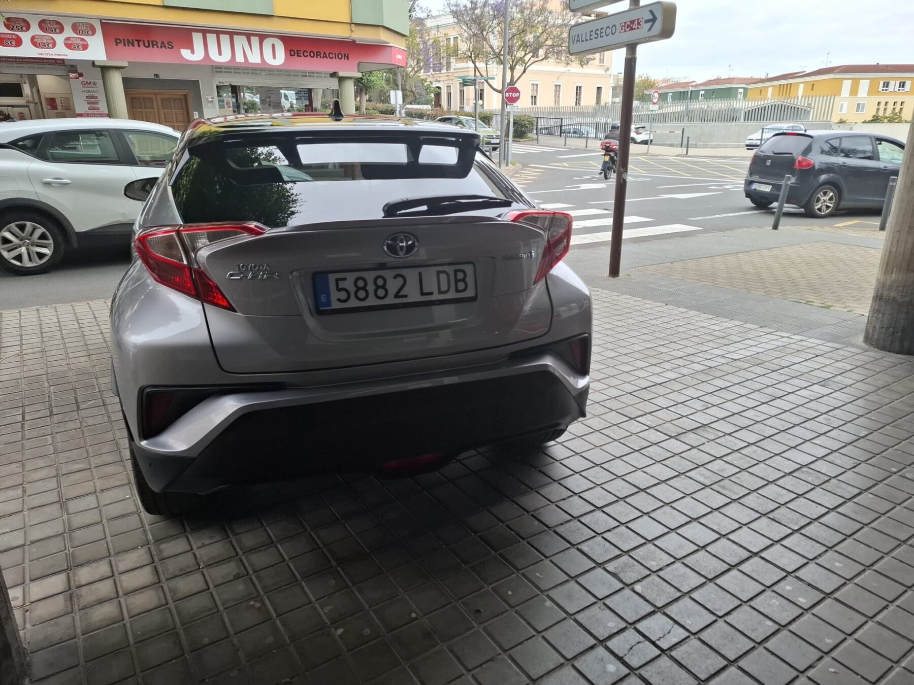 TOYOTA C-HR ADVANCE