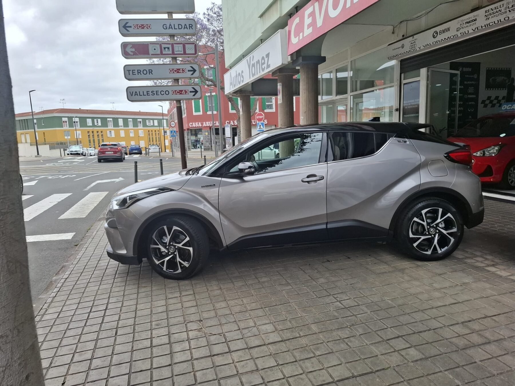 TOYOTA C-HR ADVANCE