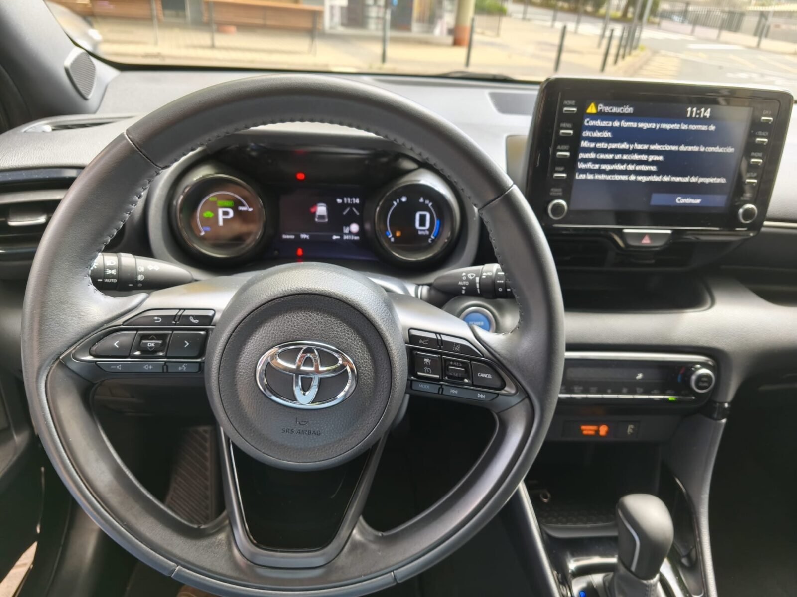 TOYOTA YARIS Premier Edition