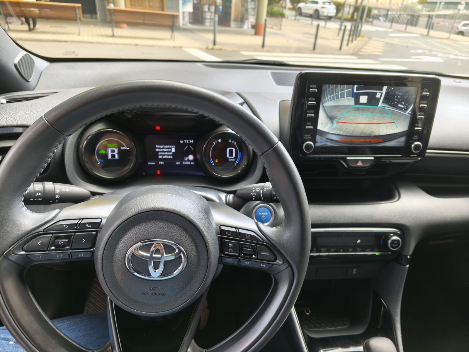 TOYOTA YARIS Premier Edition