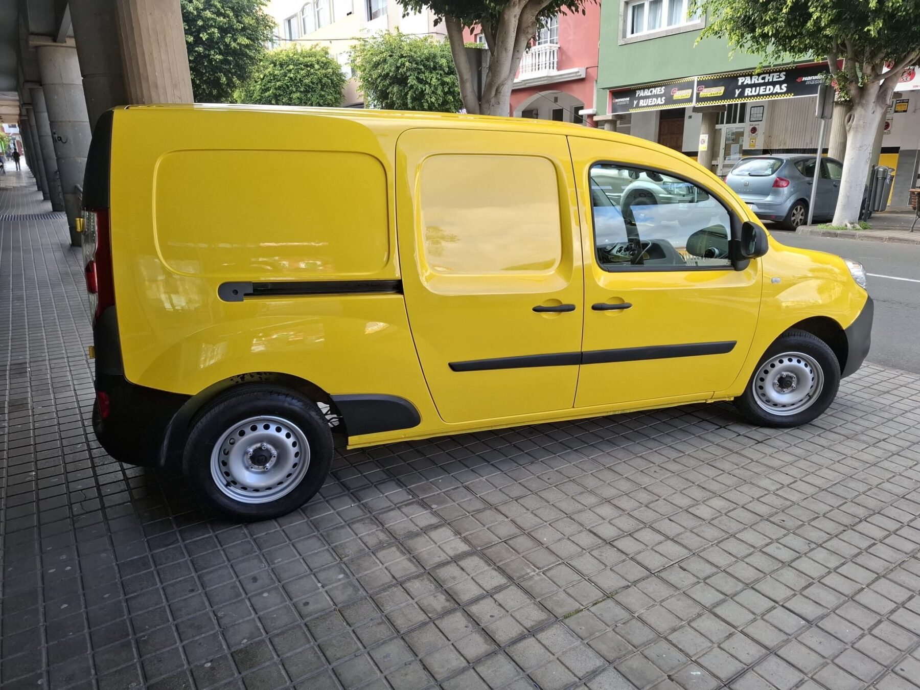 RENAULT Kangoo maxi