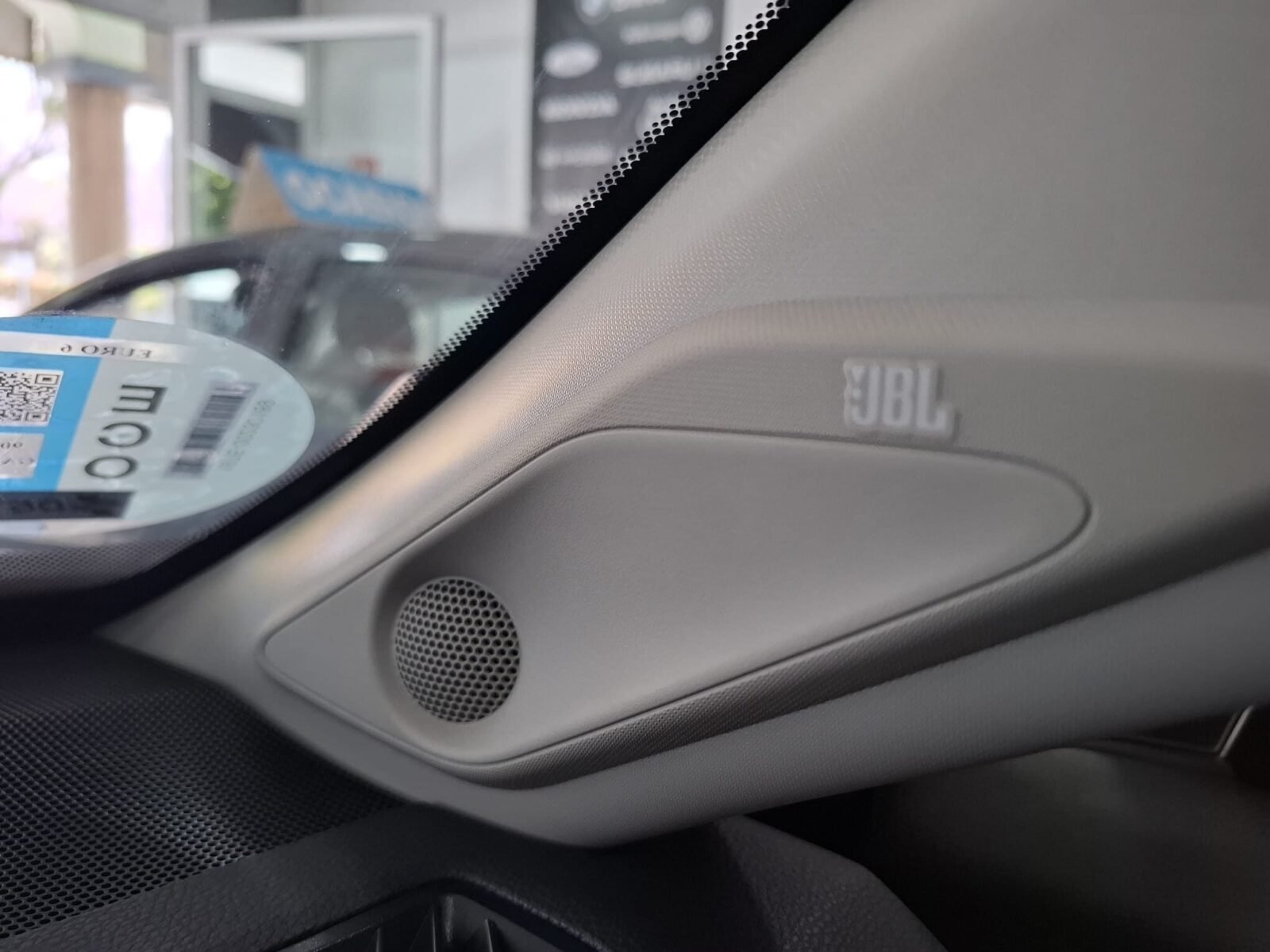 TOYOTA RAV4 LUXURY
