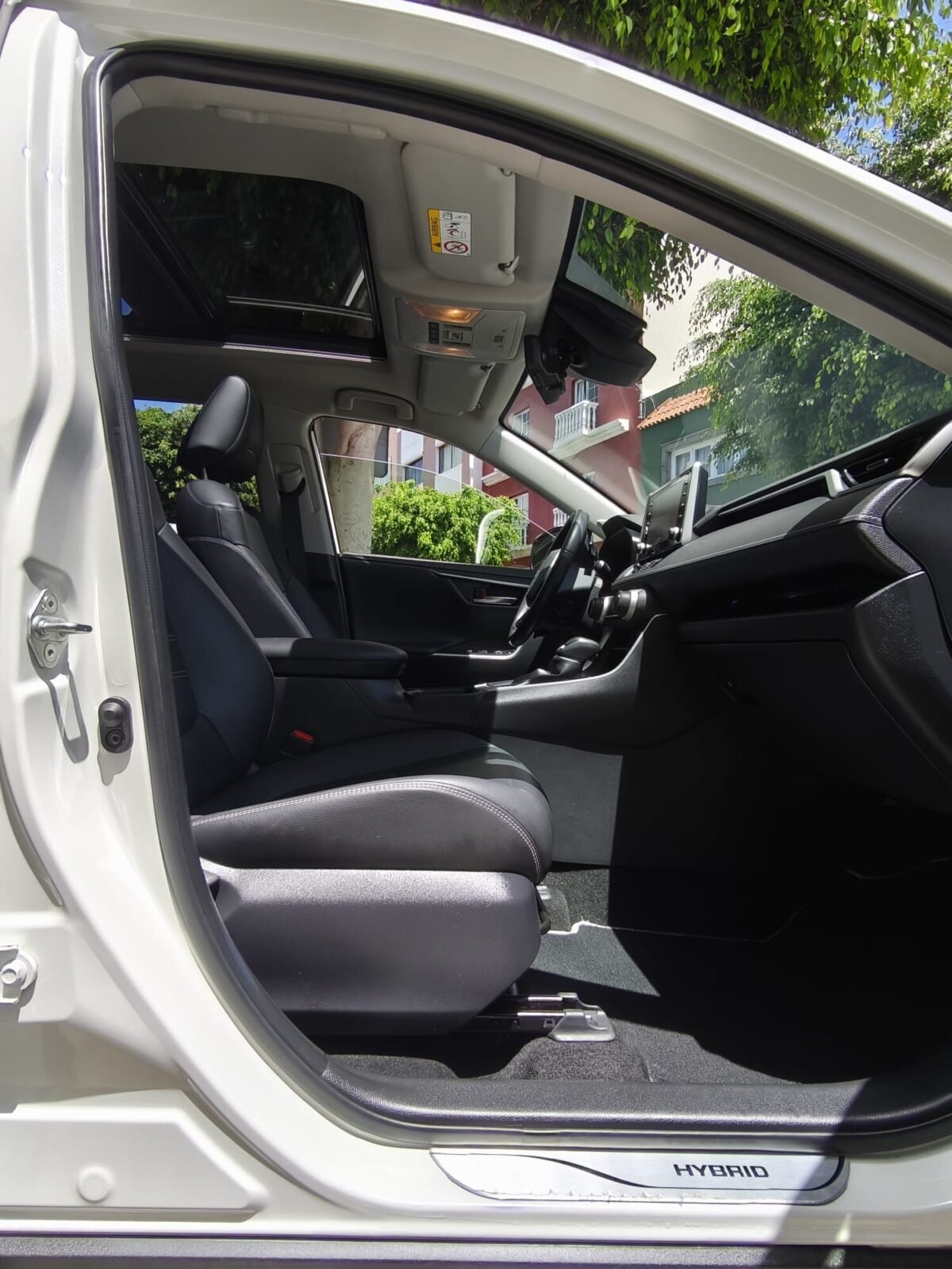 TOYOTA RAV4 LUXURY