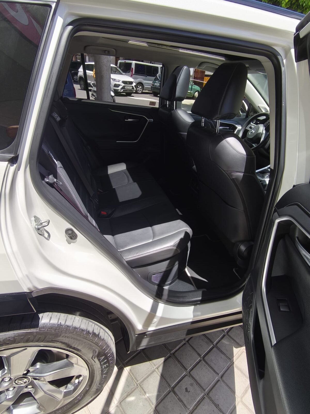 TOYOTA RAV4 LUXURY