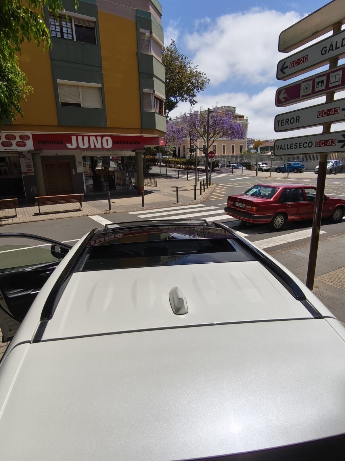 TOYOTA RAV4 LUXURY