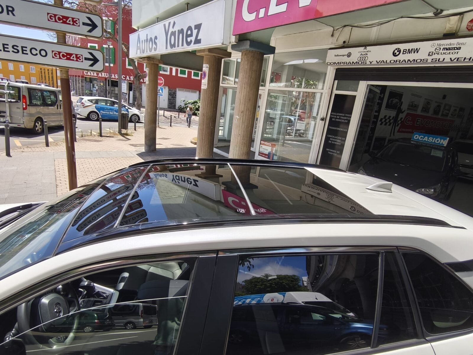 TOYOTA RAV4 LUXURY