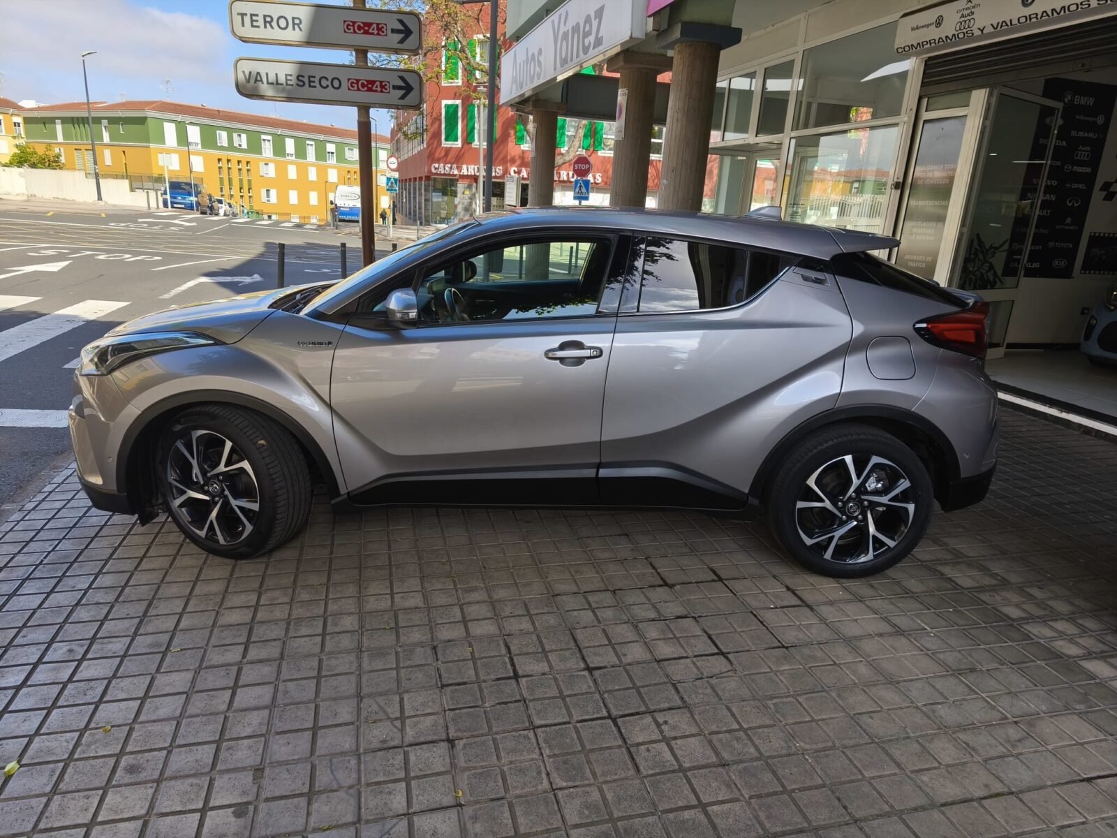 TOYOTA C-HR ADVANCE