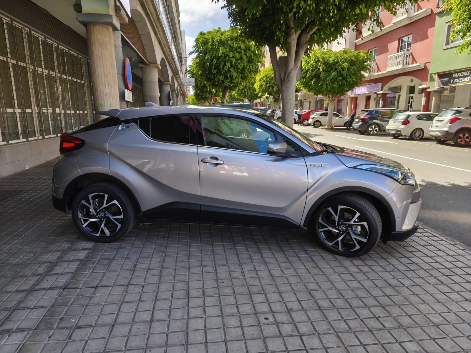 TOYOTA C-HR ADVANCE