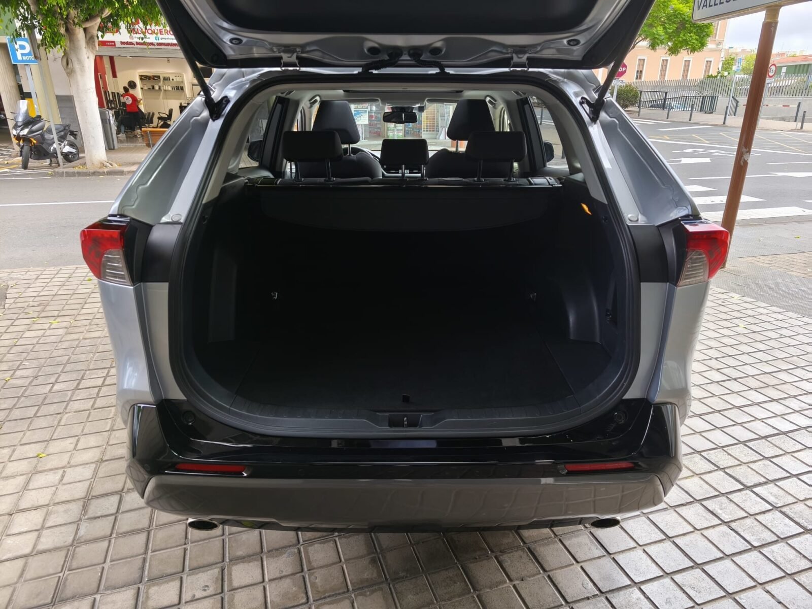 TOYOTA RAV4 ADVANCE PLUS 