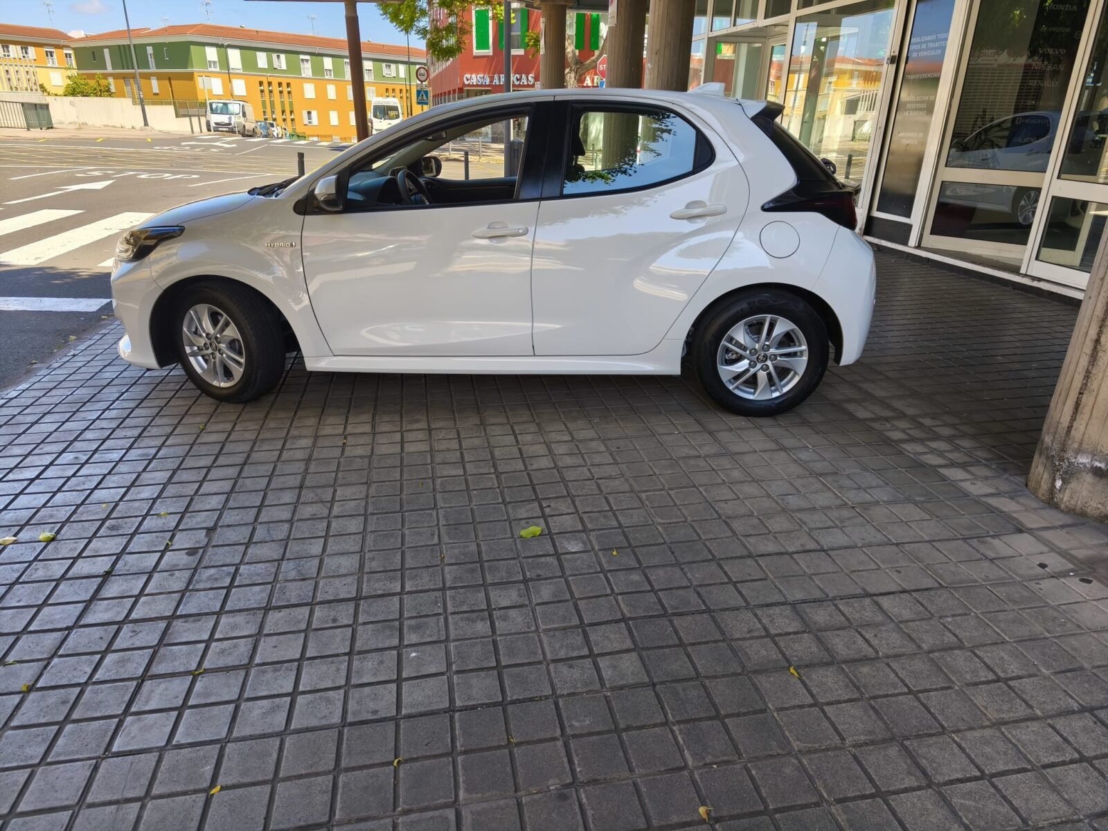 TOYOTA YARIS 1.5 120 H ACTIVE