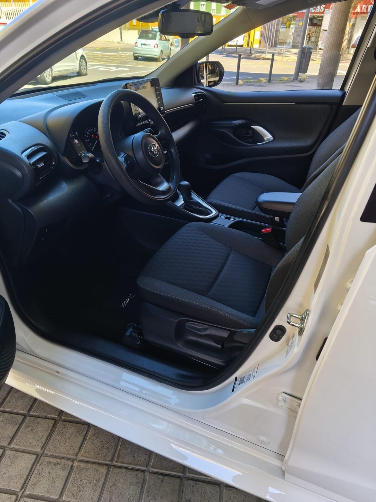 TOYOTA YARIS 1.5 120 H ACTIVE