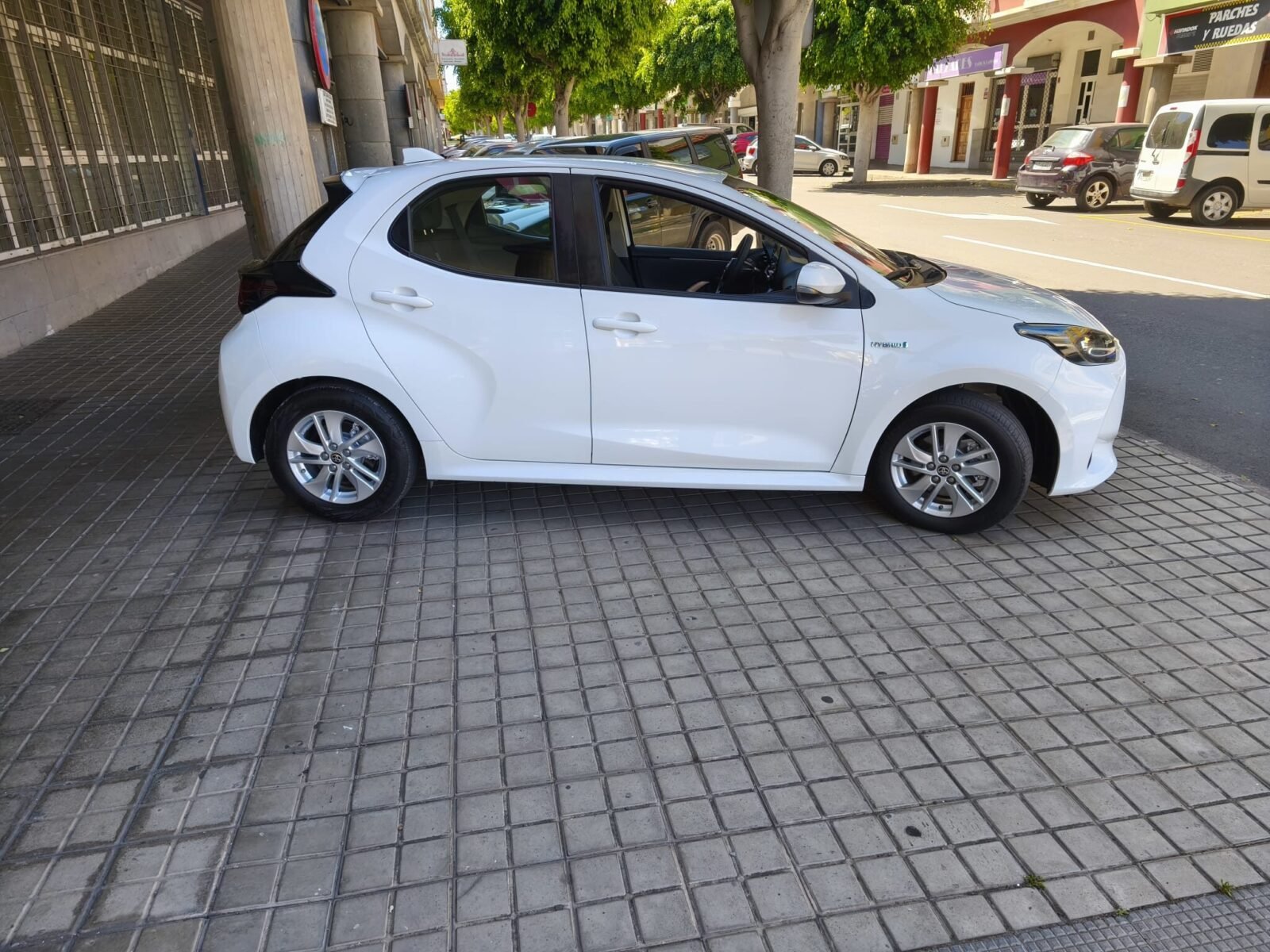 TOYOTA YARIS 1.5 120 H ACTIVE
