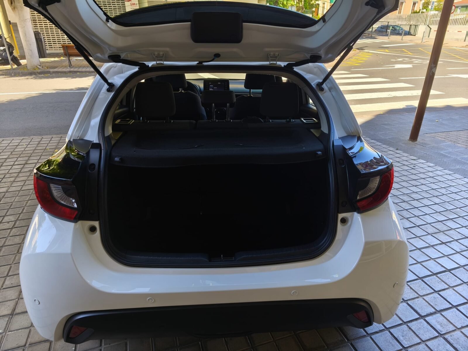 TOYOTA YARIS 1.5 120 H ACTIVE