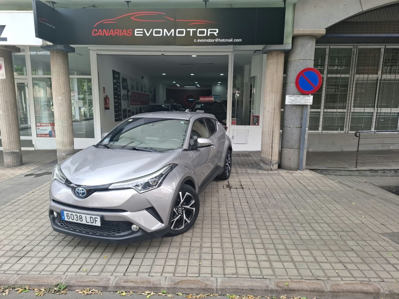 TOYOTA C-HR ADVANCE