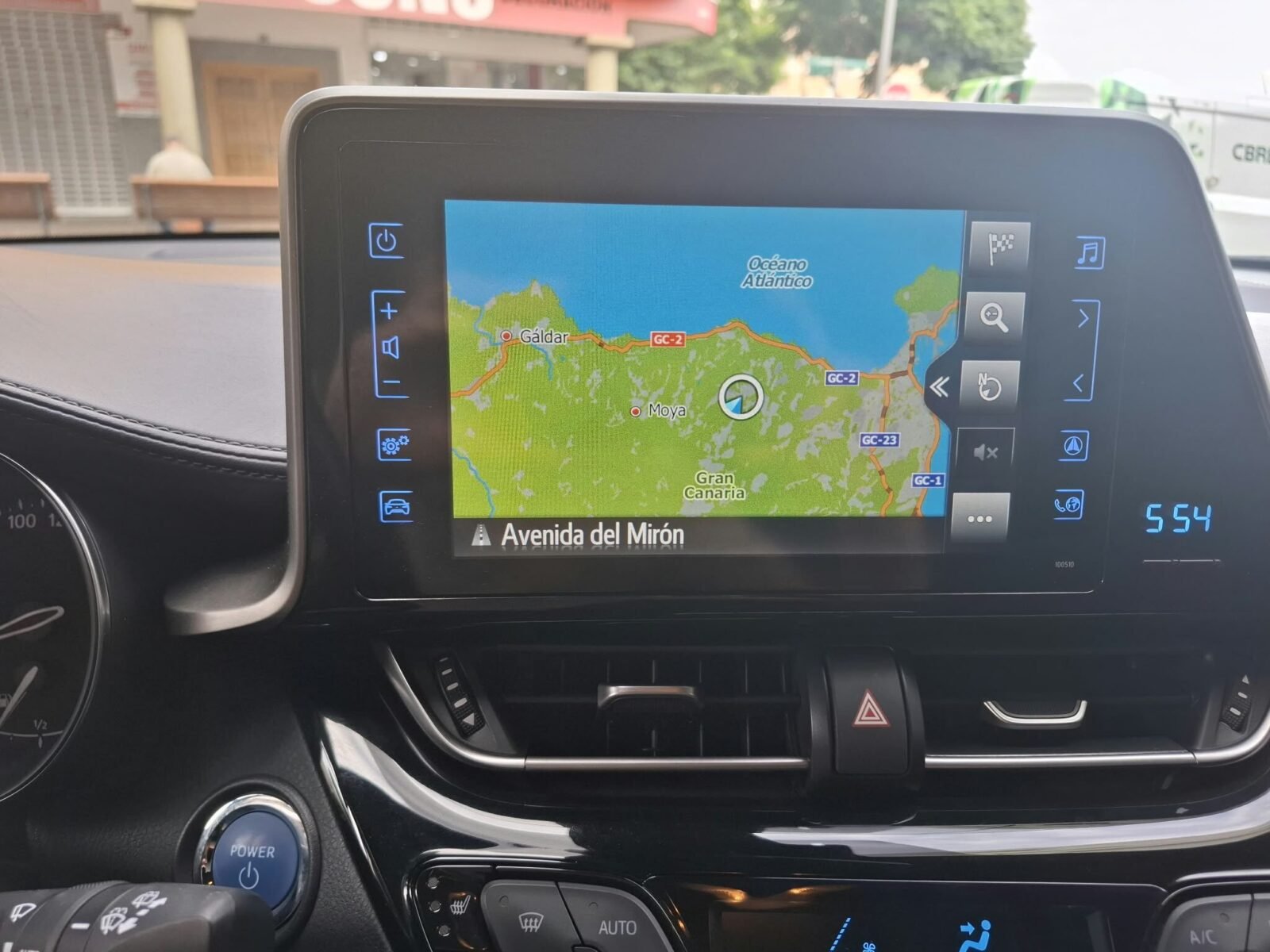 TOYOTA C-HR ADVANCE