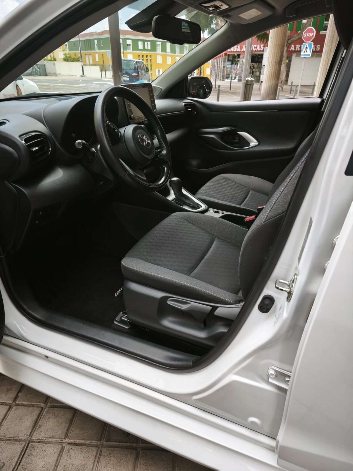 TOYOTA YARIS 1.5 120 H STYLE